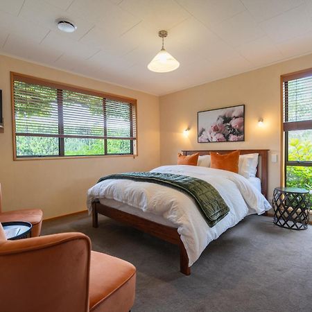 Alpine Rock B&B Te Anau Bagian luar foto
