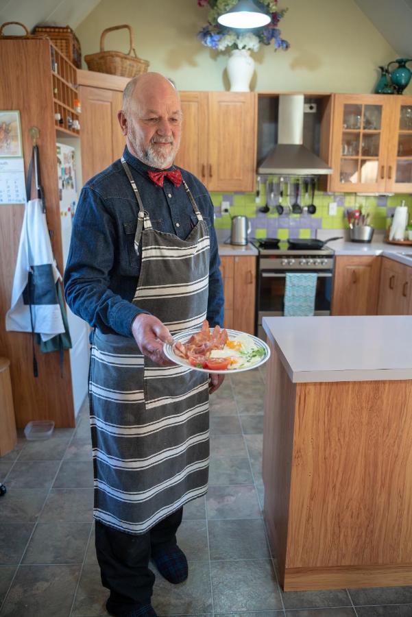 Alpine Rock B&B Te Anau Bagian luar foto