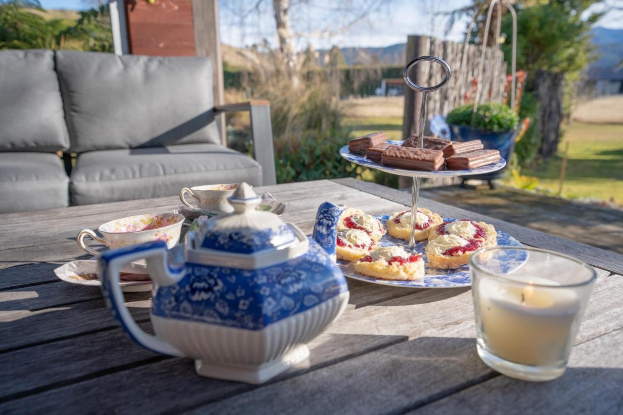 Alpine Rock B&B Te Anau Bagian luar foto