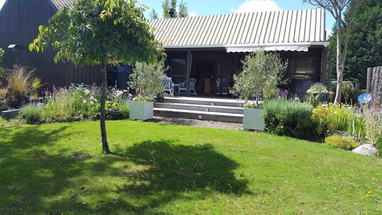 Alpine Rock B&B Te Anau Bagian luar foto