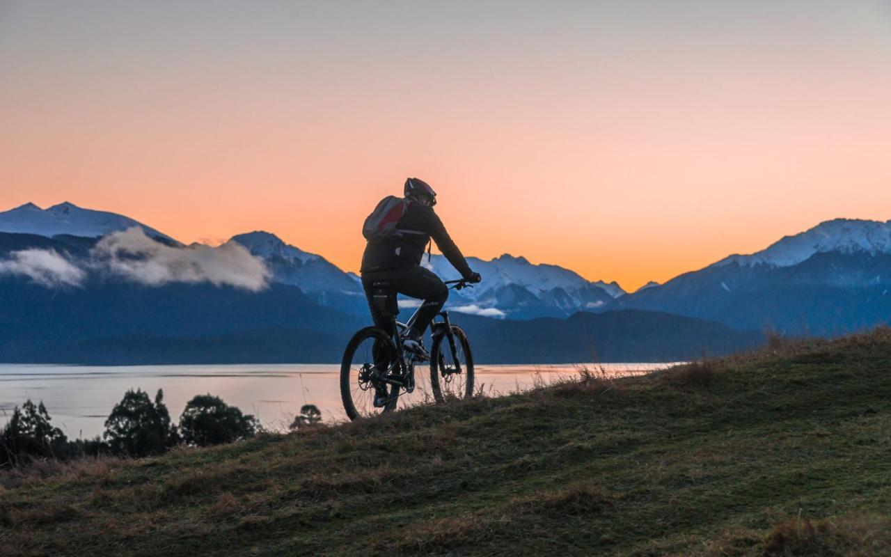 Alpine Rock B&B Te Anau Bagian luar foto