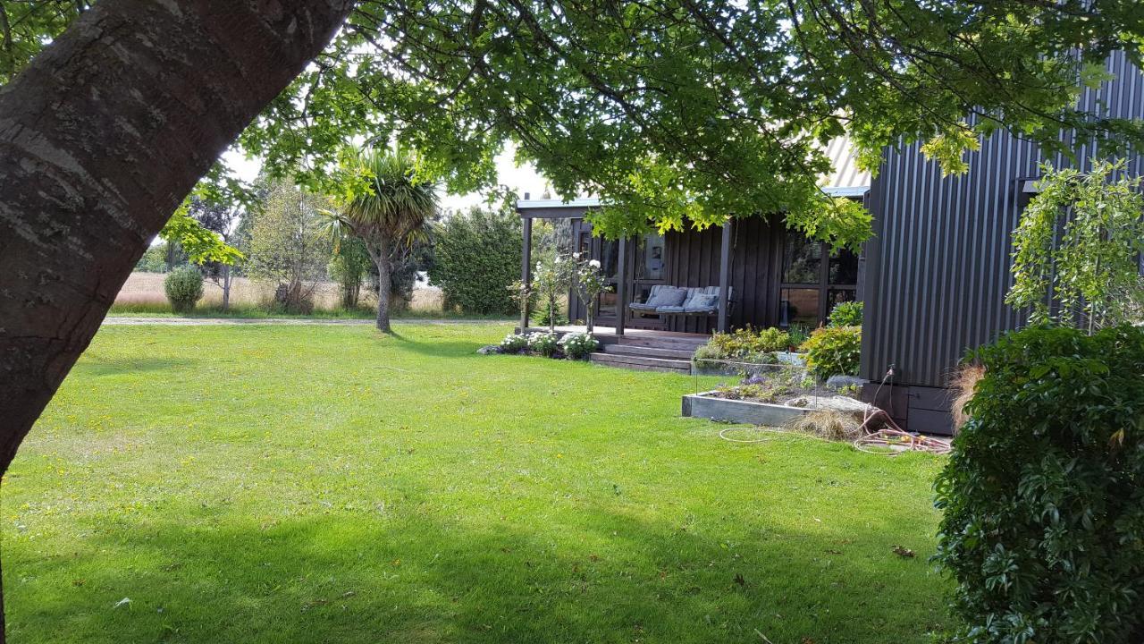 Alpine Rock B&B Te Anau Bagian luar foto