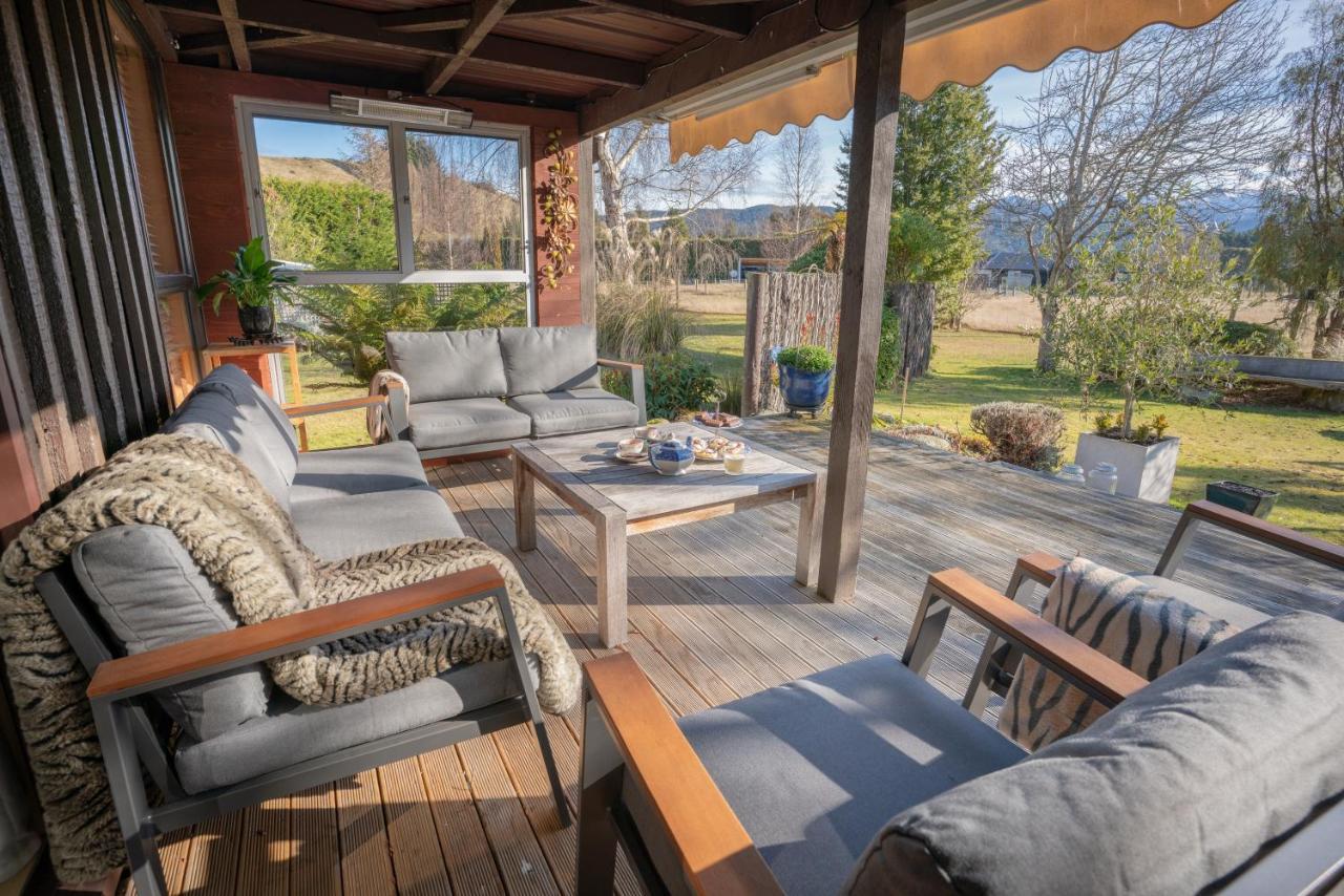 Alpine Rock B&B Te Anau Bagian luar foto