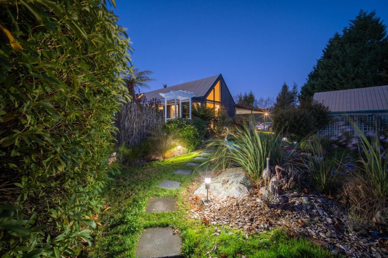 Alpine Rock B&B Te Anau Bagian luar foto
