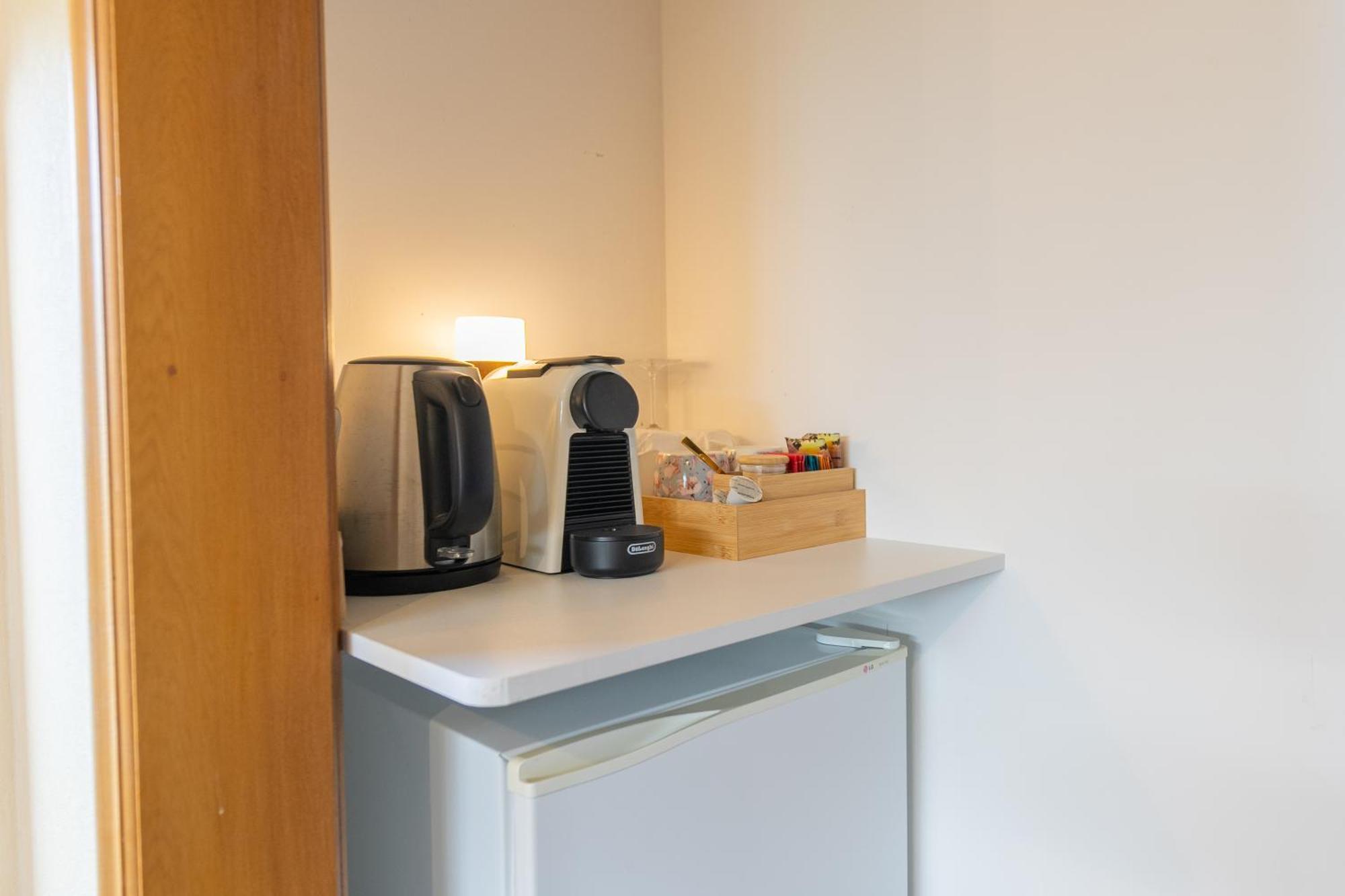Alpine Rock B&B Te Anau Bagian luar foto