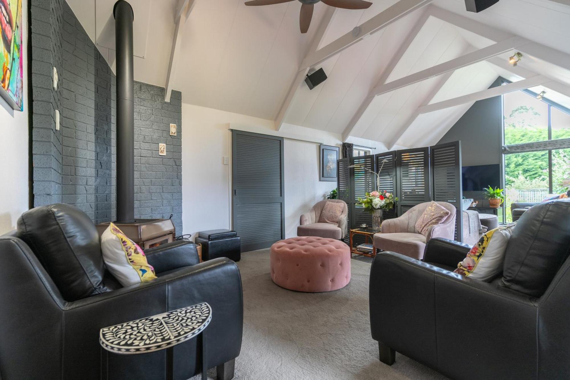 Alpine Rock B&B Te Anau Bagian luar foto