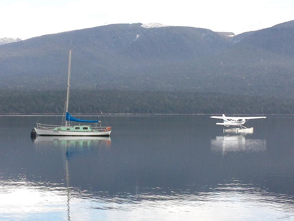Alpine Rock B&B Te Anau Bagian luar foto