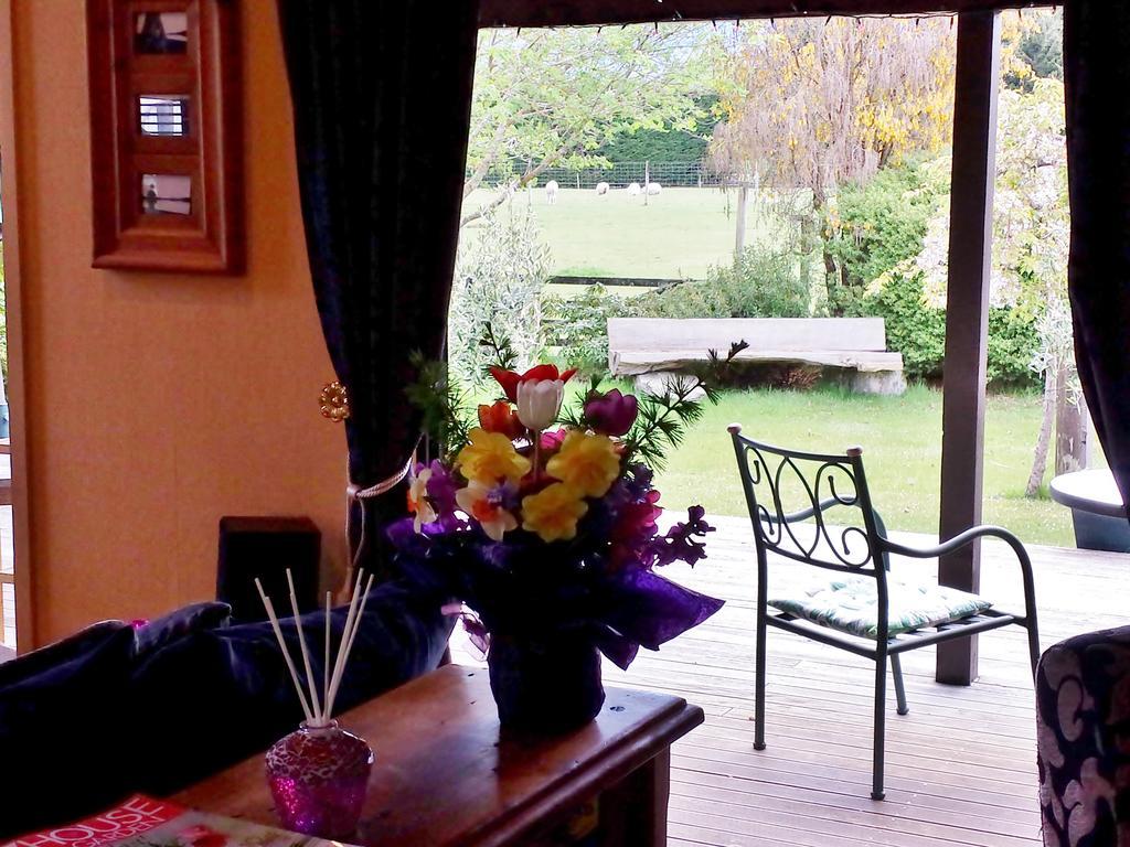 Alpine Rock B&B Te Anau Bagian luar foto