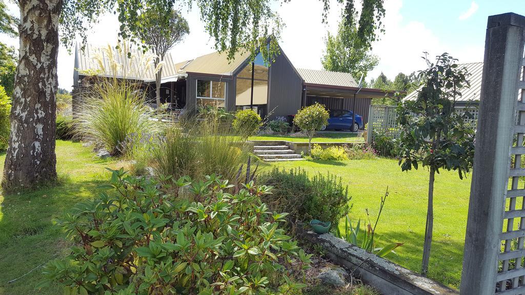 Alpine Rock B&B Te Anau Bagian luar foto