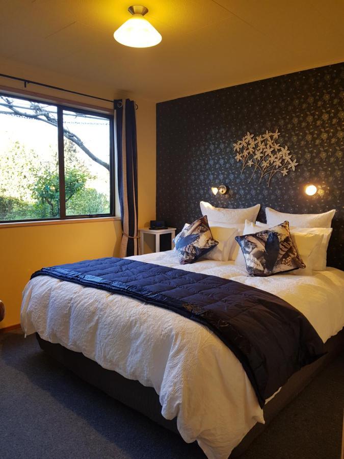 Alpine Rock B&B Te Anau Bagian luar foto